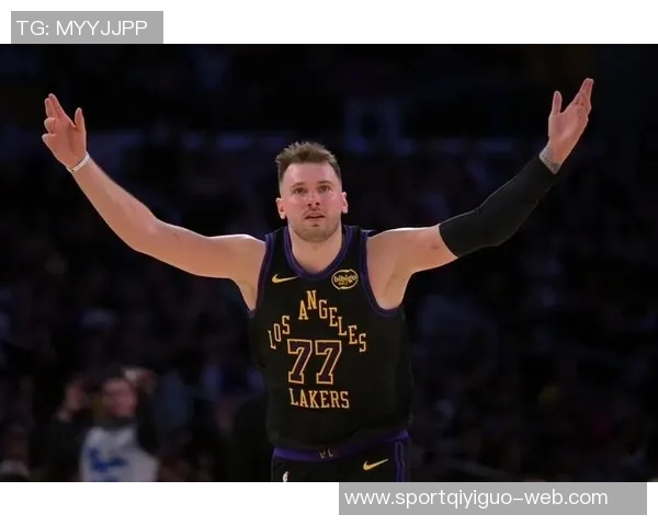 八村塁赛季首扣篮精彩瞬间回顾东契奇之前的勉强扣篮对比分析